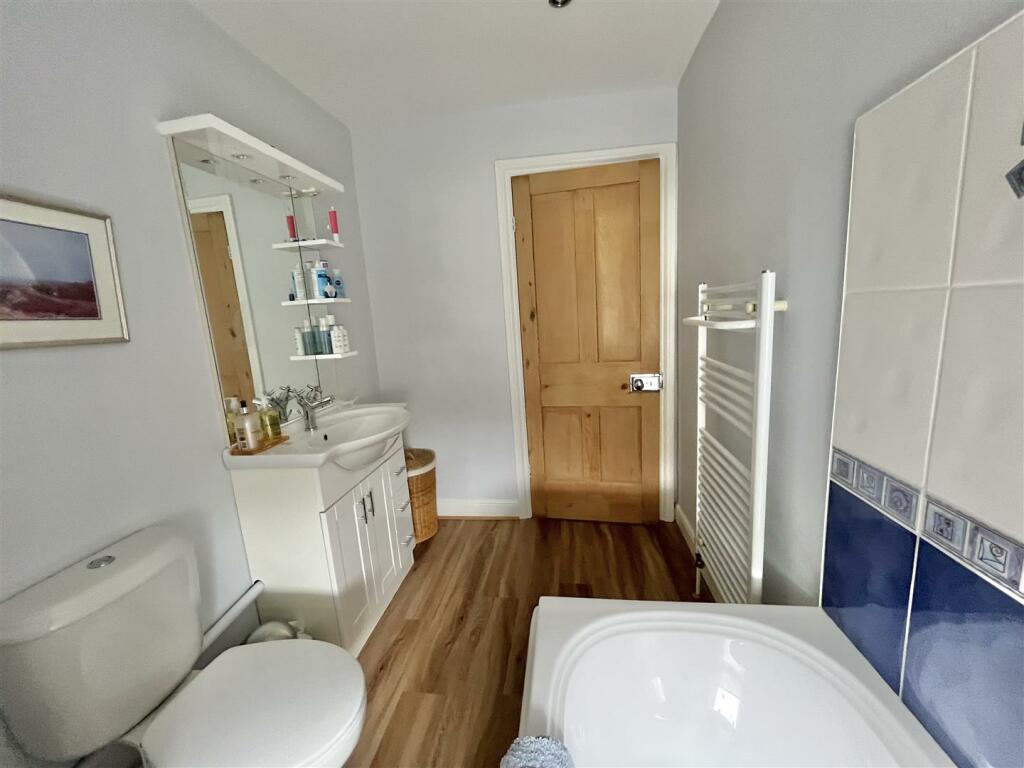 Bathroom Aspect 2.jpg