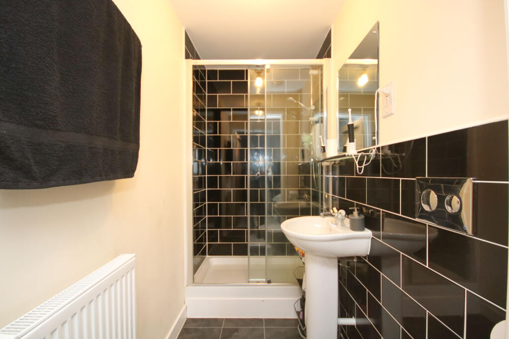 En Suite W.C.JPG