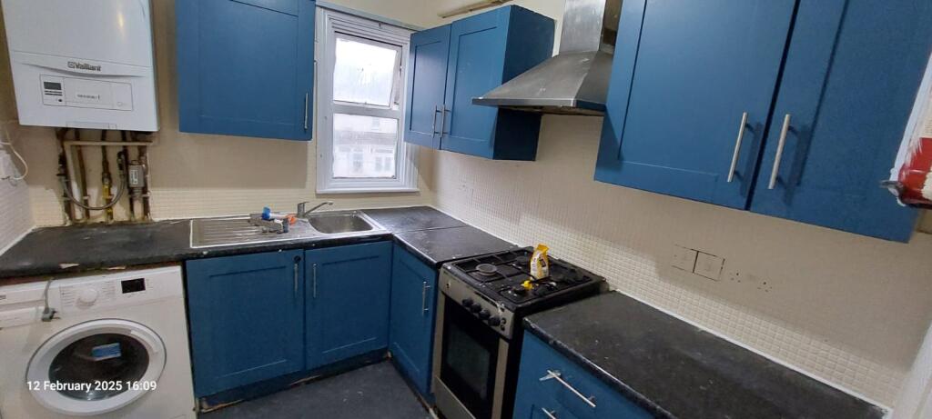 Central Park Road East Ham London E6 3DW