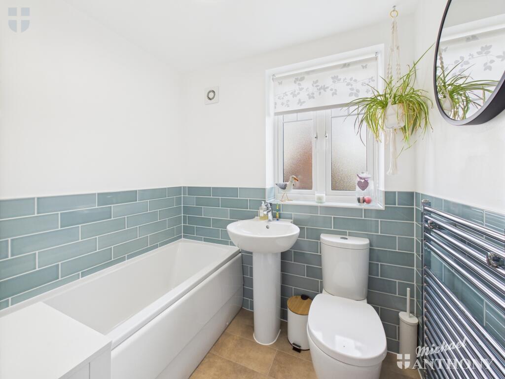 CAM03852G0-PR0306-STILL007