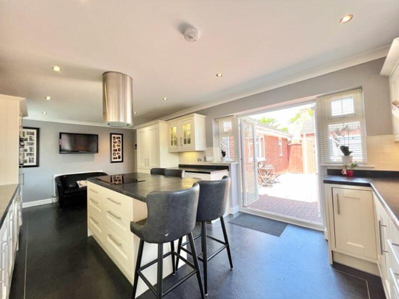 Breakfast kitchen view 2