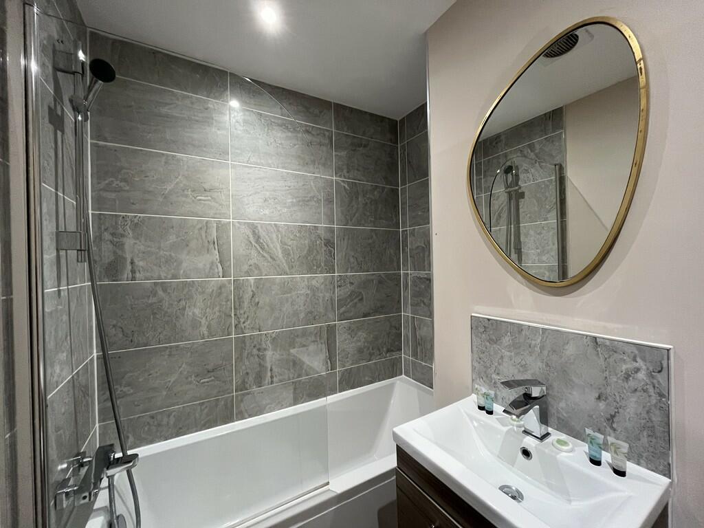 20 Sandringham Ho...