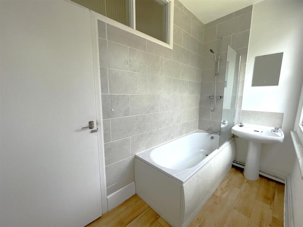 Bath 1.jpg