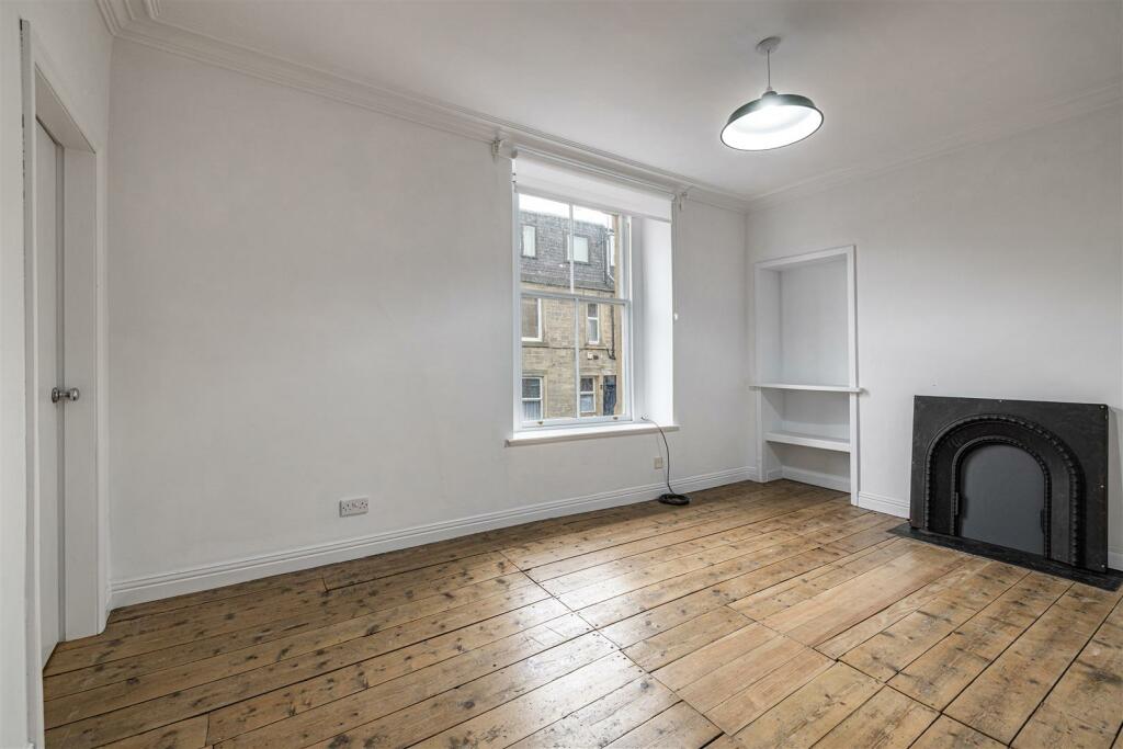13_3 Gladstone Street Hawick 11.JPG