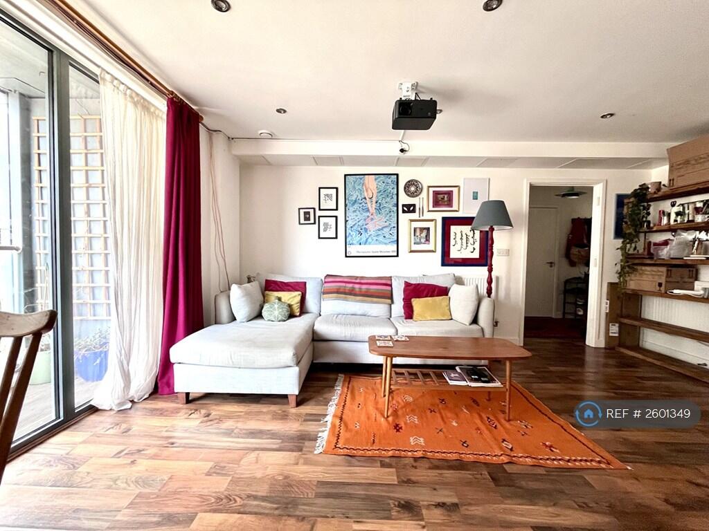 Open Plan Kitchen / Living Room