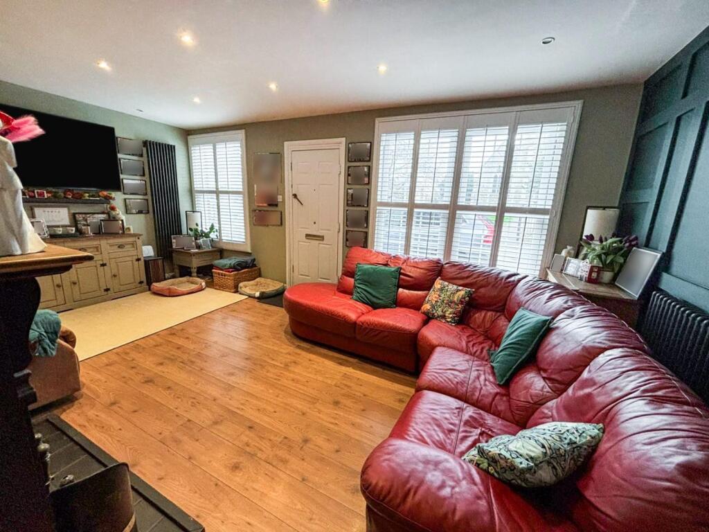 tlc_f538daad-6c7f-42c7-81f3-13eff01b2eb0_97f1a1b.j