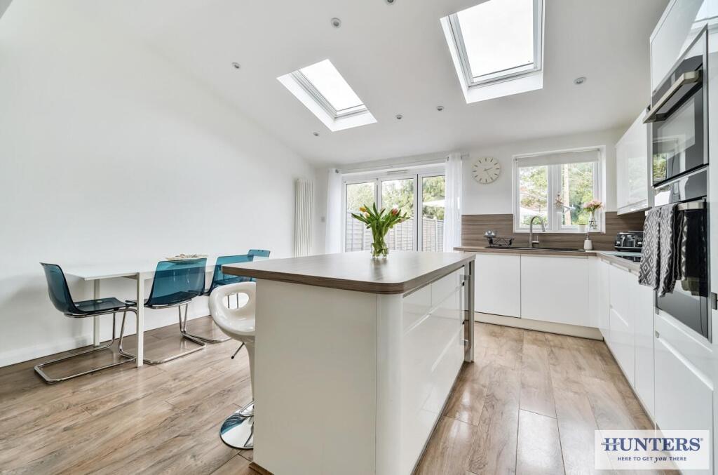 Kitchen / Diner View 3