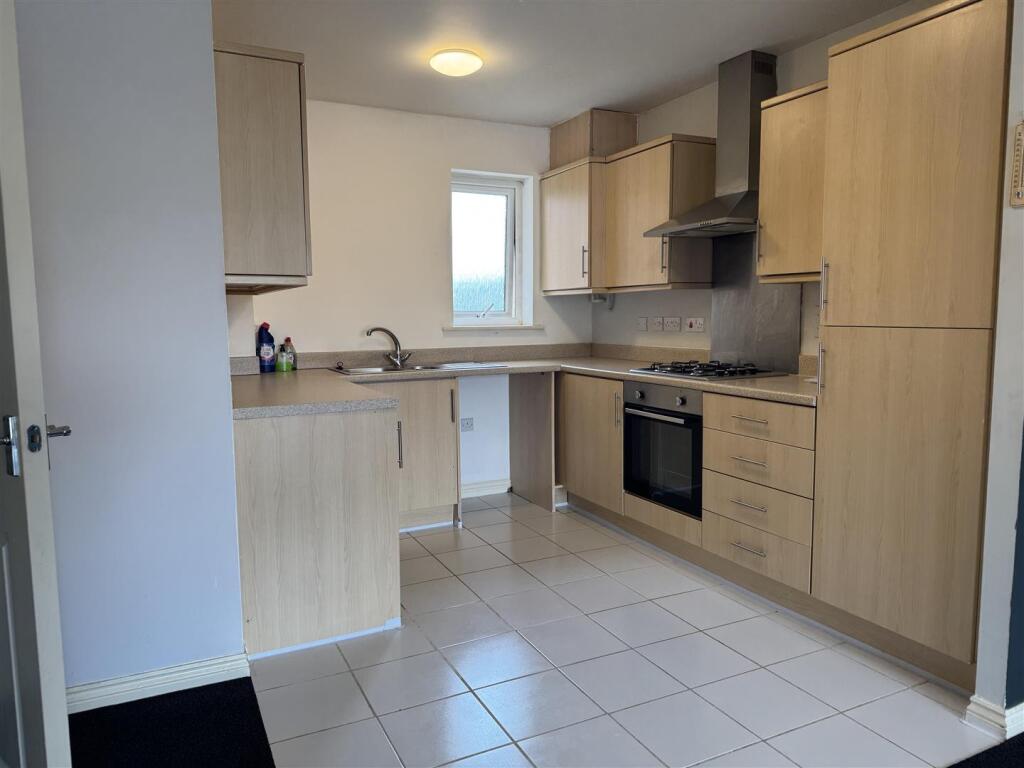 Kitchen 1 .jpg