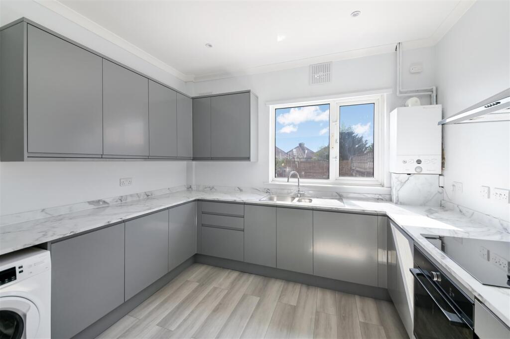 LONDON ROAD,520A-27.jpg