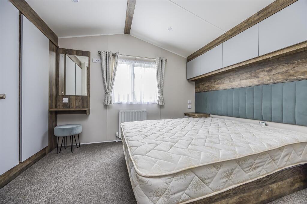 Mill Rythe Holiday Village-PorticoMarketing-Arden&amp;