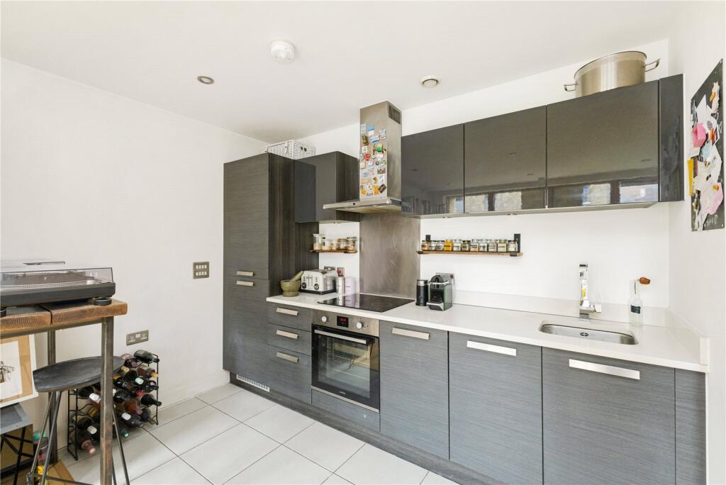 Reception/Kitchen