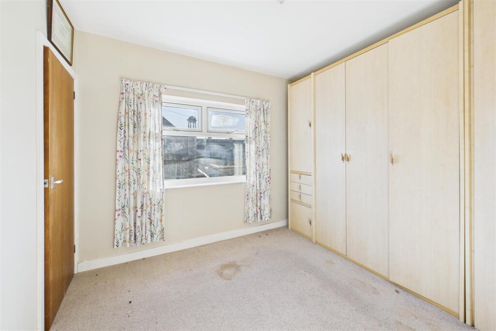 17 Pembroke Avenue, Shirehampton, Bristol BS11 9SJ