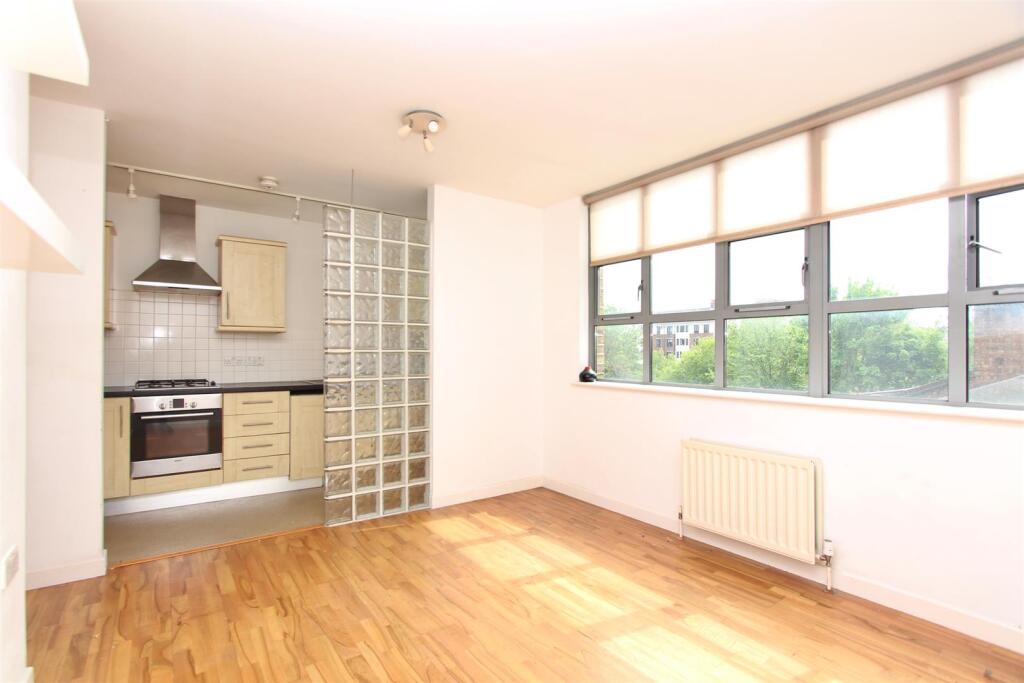Somerford Grove, N16