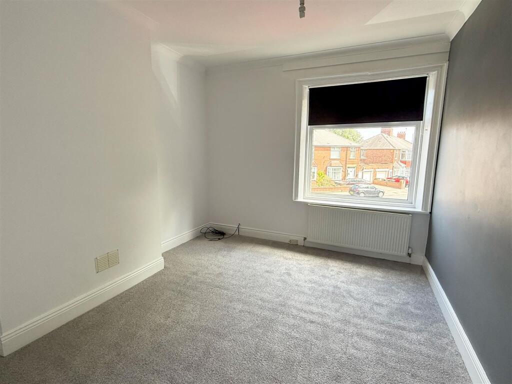Bedroom 1.jpg