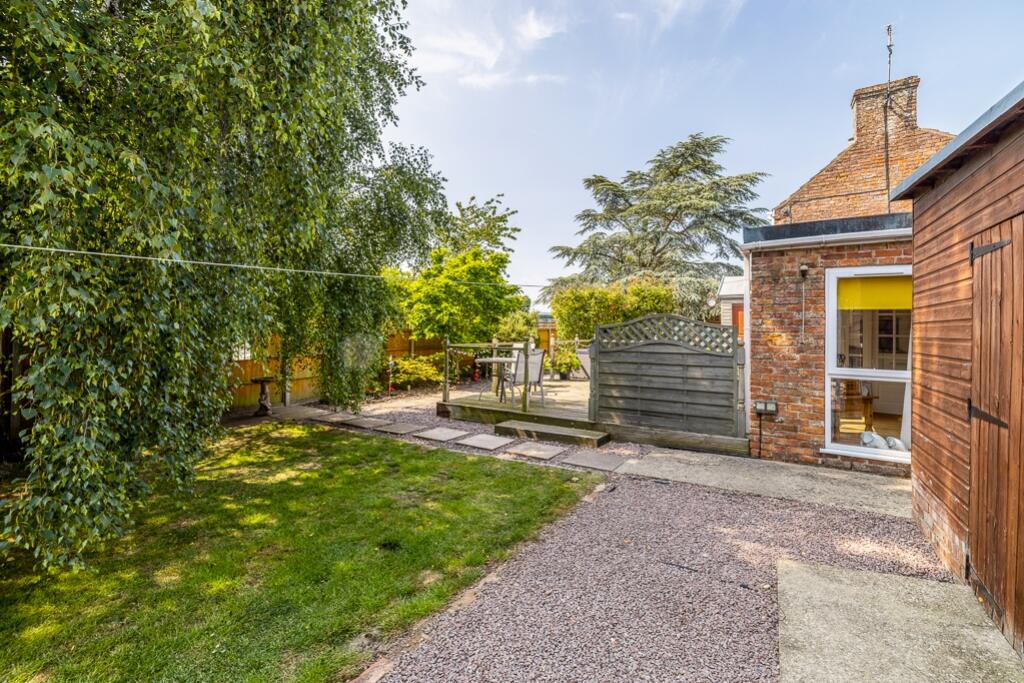 Sunset Cottage (Gipsey Bridge)-11