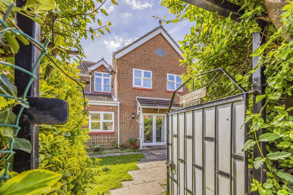 18 Cawley Road, Chichester-PorticoMarketing-Nexa-5