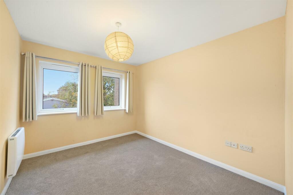 10 Southern Place, Greenford Road - rXF030m0fmwn97