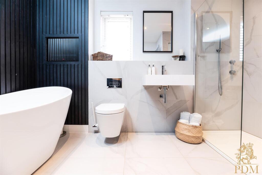 33 Thoresby Road Bramcote NG9 3EN