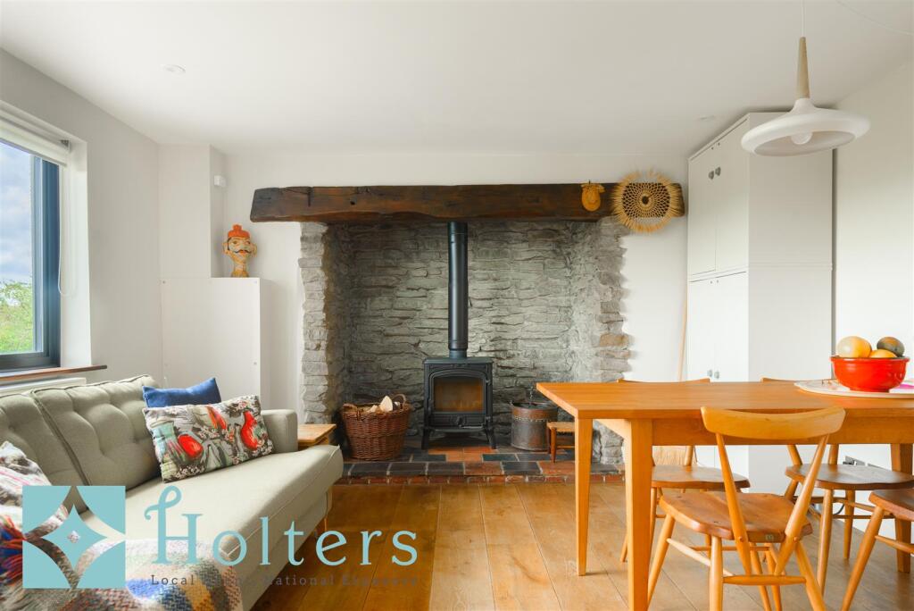 Charles's Cottage, Round Oak-26.jpg