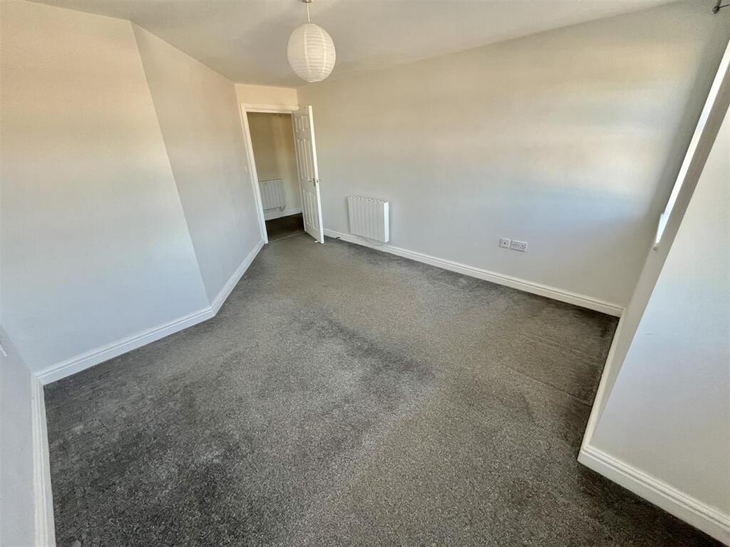 Bedroom 1 Aspect 2
