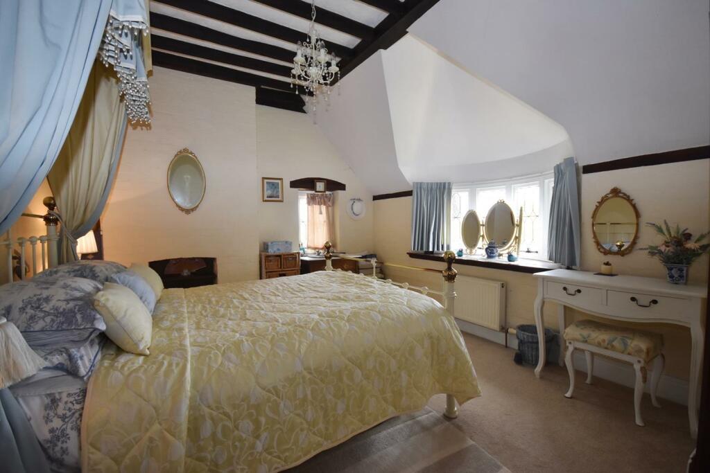 Bed 1.JPG