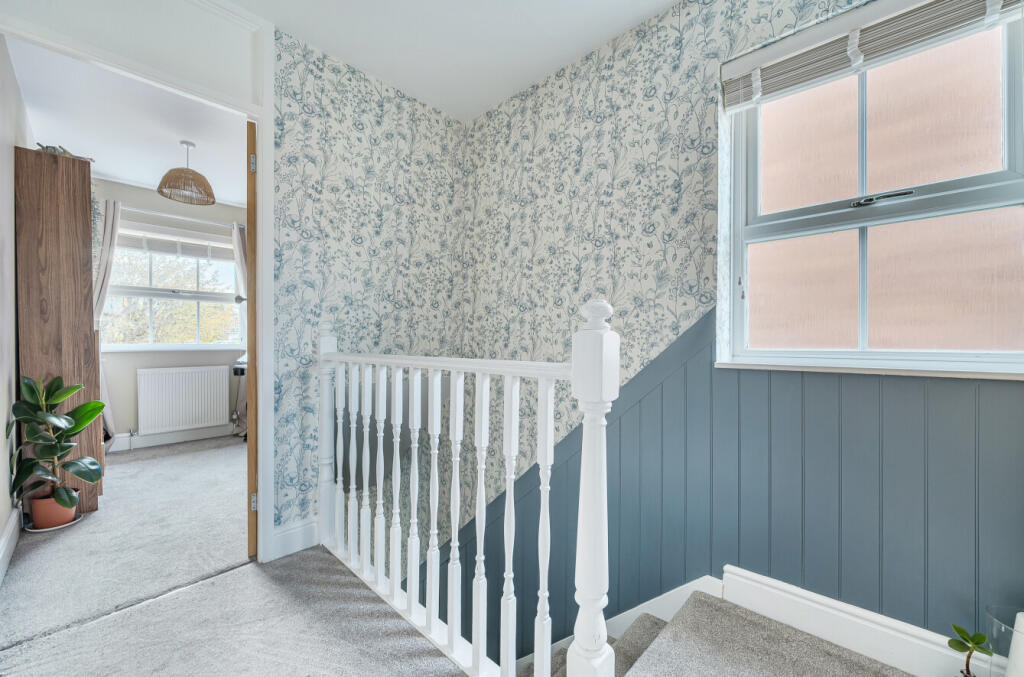 1372892-10-69038f...