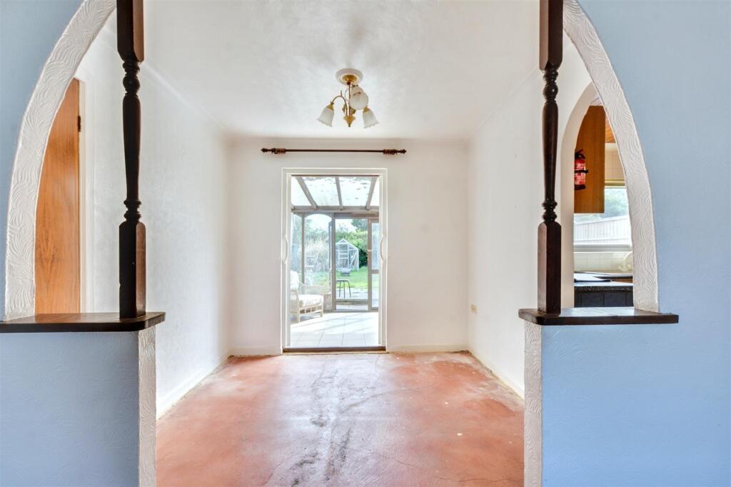 Dining Room_1.jpeg