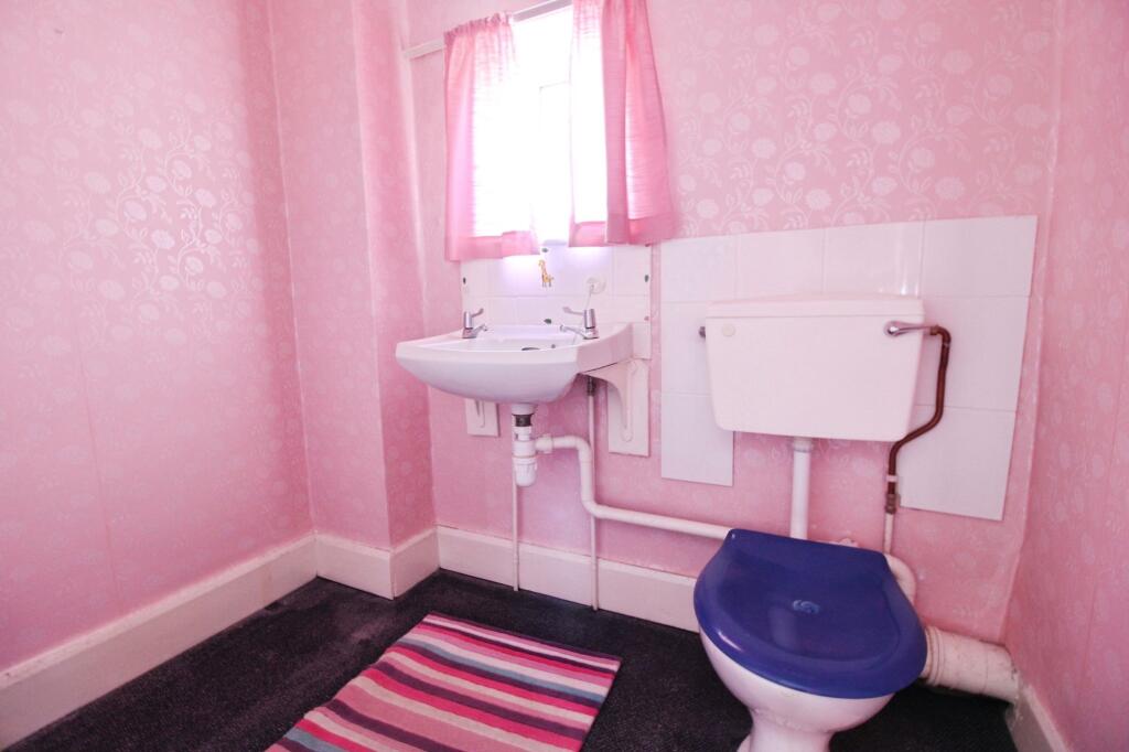 WC + Wash Hand Basin