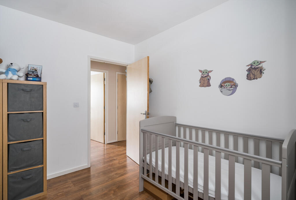 1372083-4-68fa504...