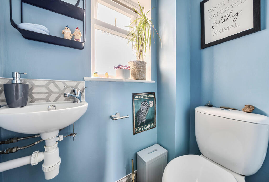 1348568-9-68c80d7...