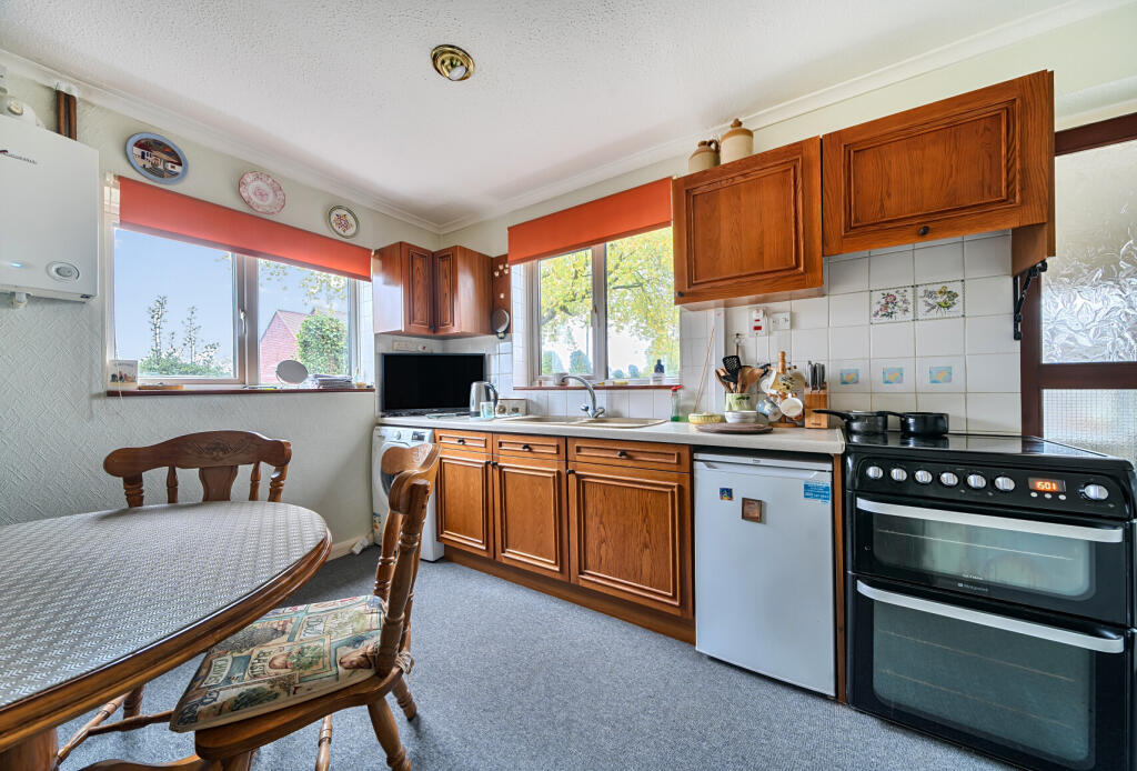 1374046-7-6902370...