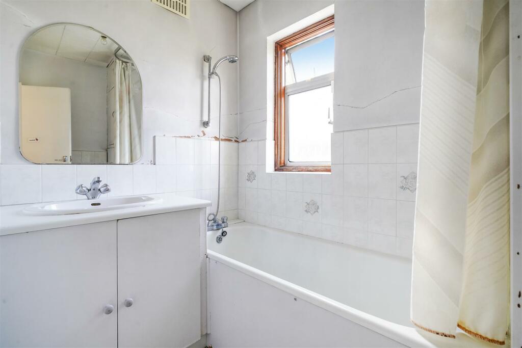 22 Langham Gardens - kgWQQaeLcRWUgE2OVJjk.jpg