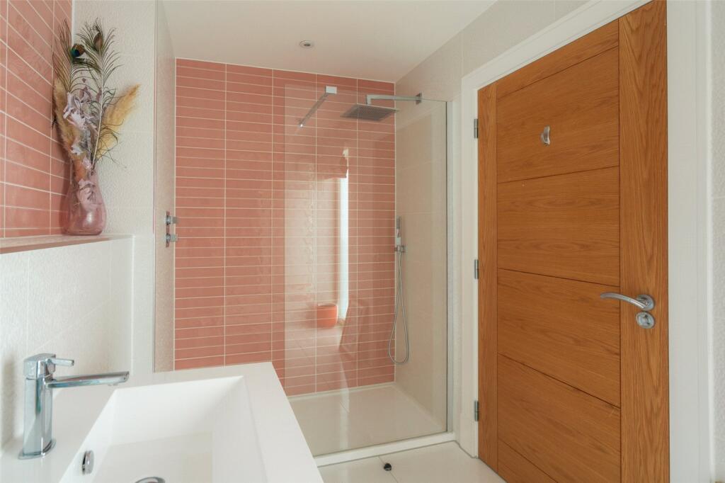 Pavilion Crescent 29