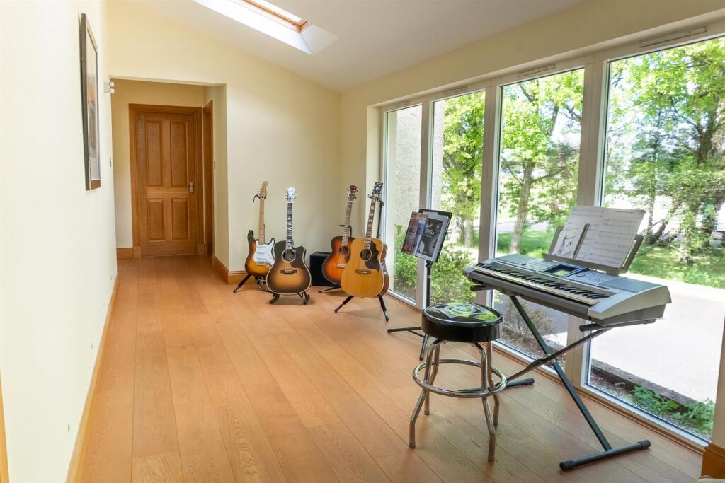 porch 1 .jpg