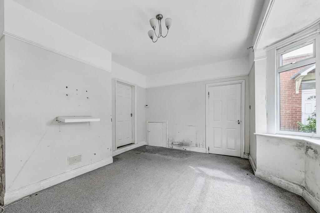 17 The Oval, Newcastle Upon Tyne, NE6 3LH