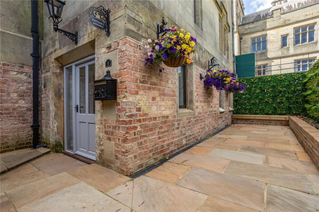 Private Entrance