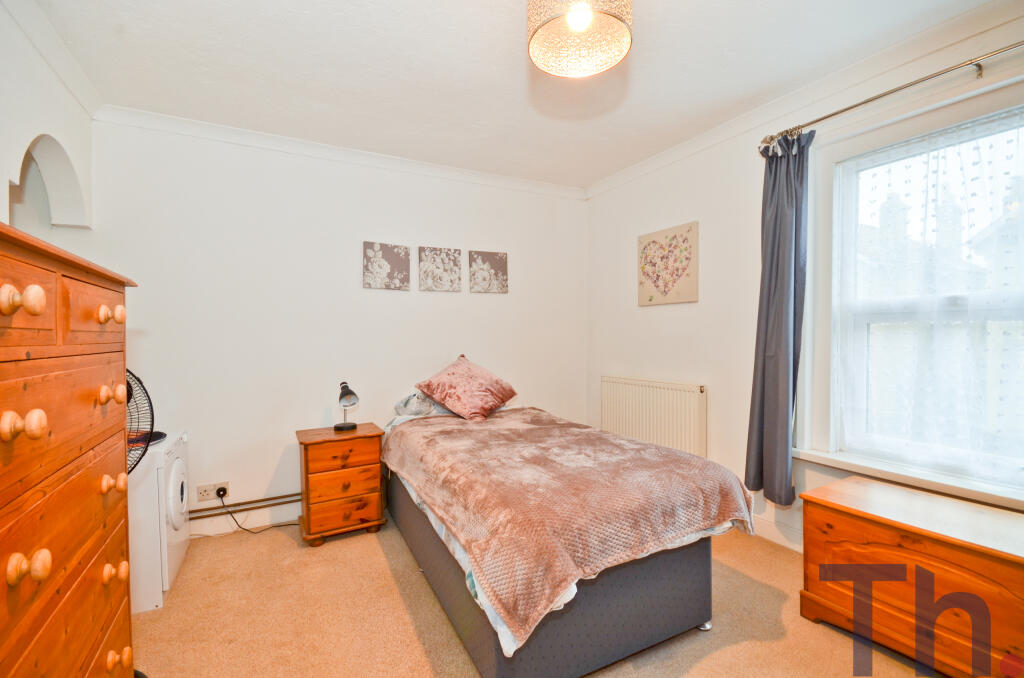 Bedroom 2.JPG