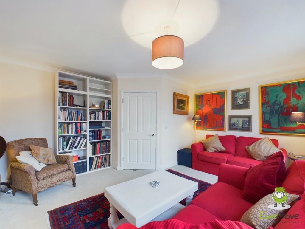 CAM03778G0-PR0142-STILL020