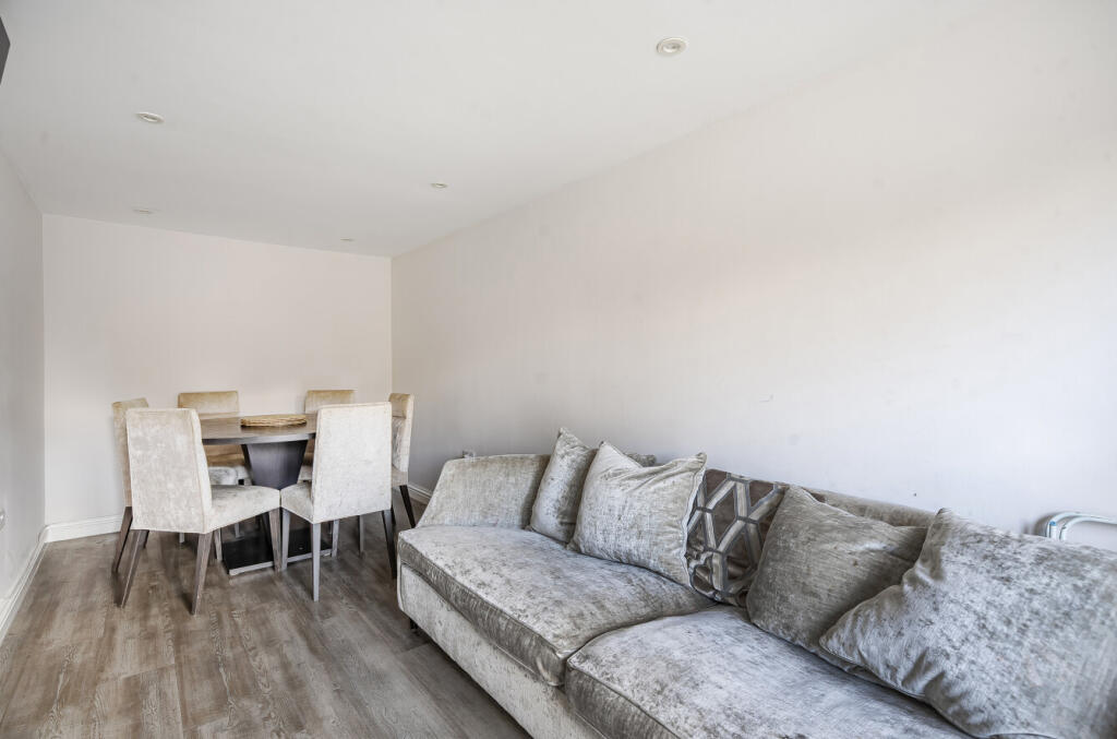 1356153-4-68d3ed3...