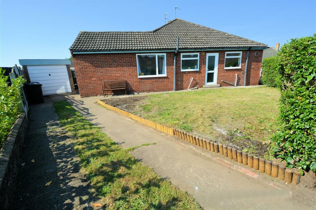 Driveway/Garage