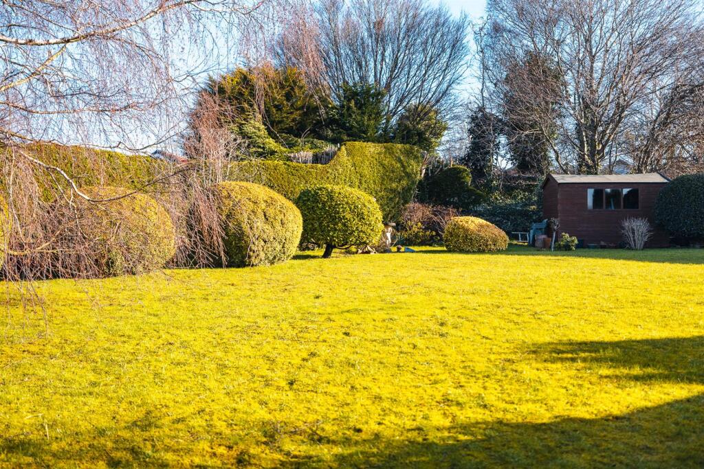 9 Riverside Walk-32.jpg