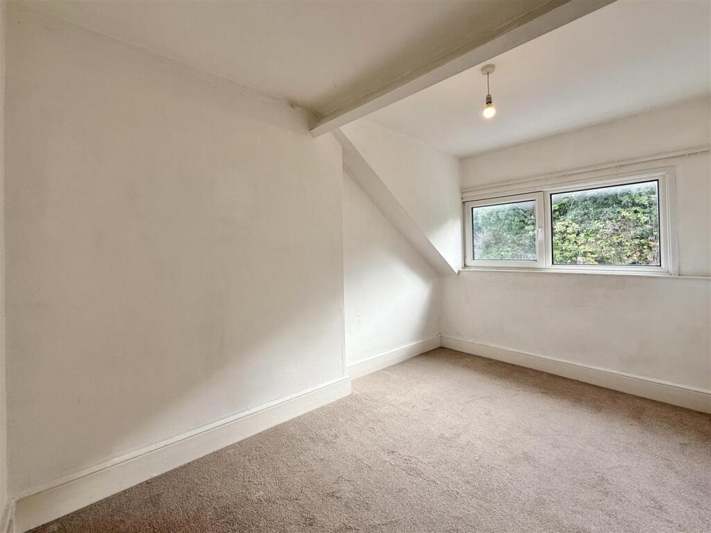 Flat 3 - Bedroom 1.jpg