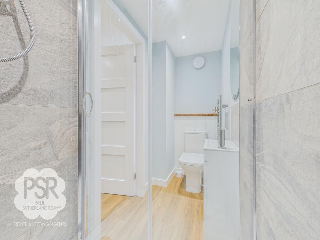 Lower Ground Floor Annexe Bathroom