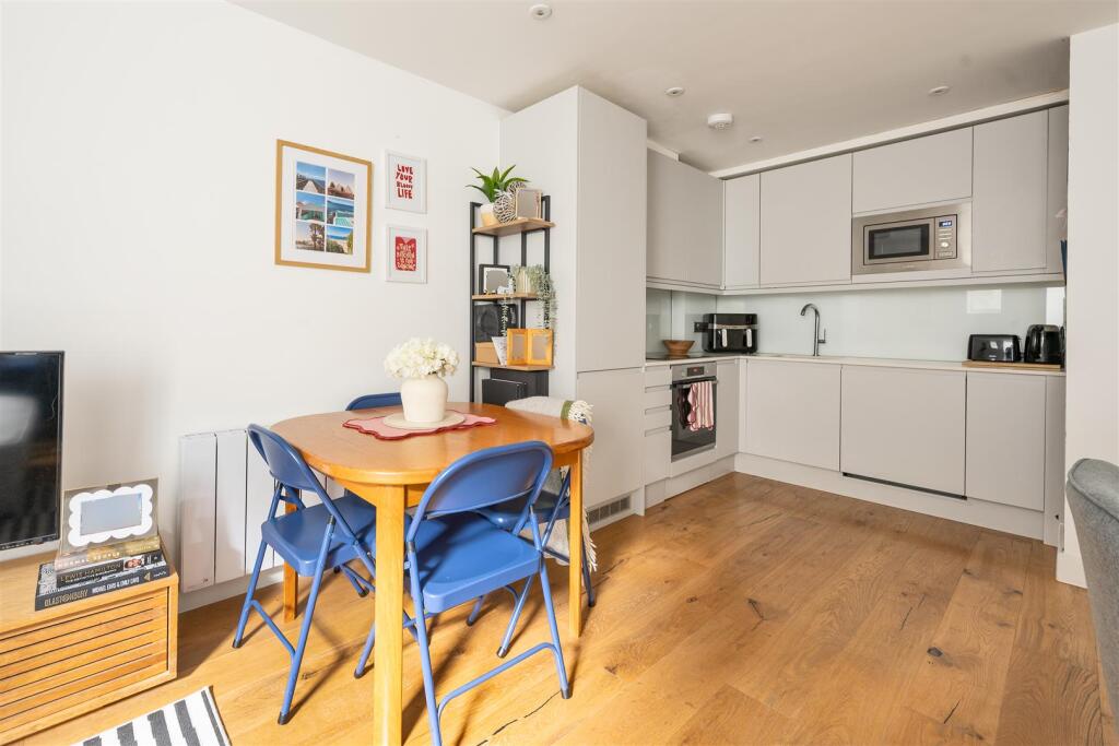 Living-Area-7.jpg
