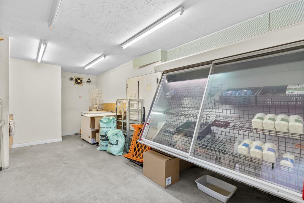 COTE &amp; CASTLE - Collingbourne Stores. SN8 3DZ - LO