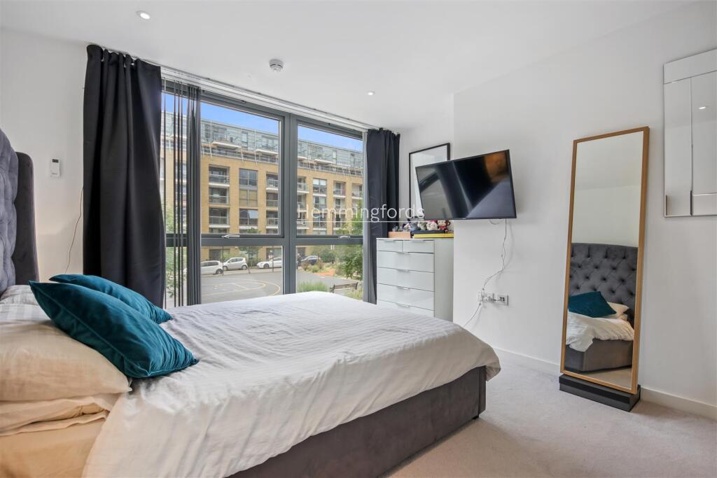 12-76849 - AM - Flat 2, 3 Ann street N1 7 FF-36-lo