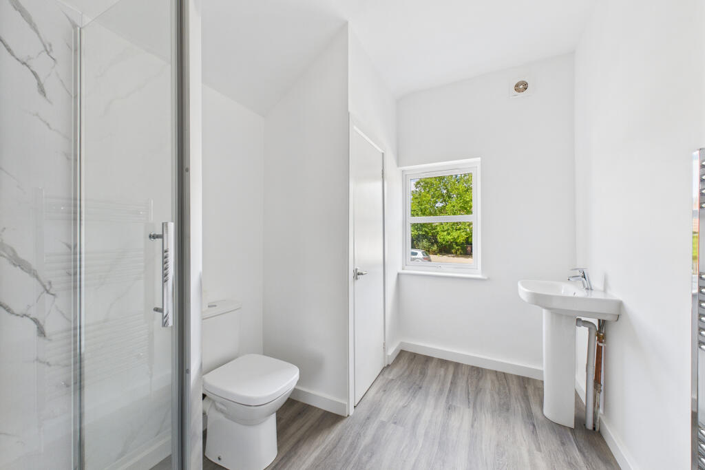 CAM05454G0-PR0036-STILL008