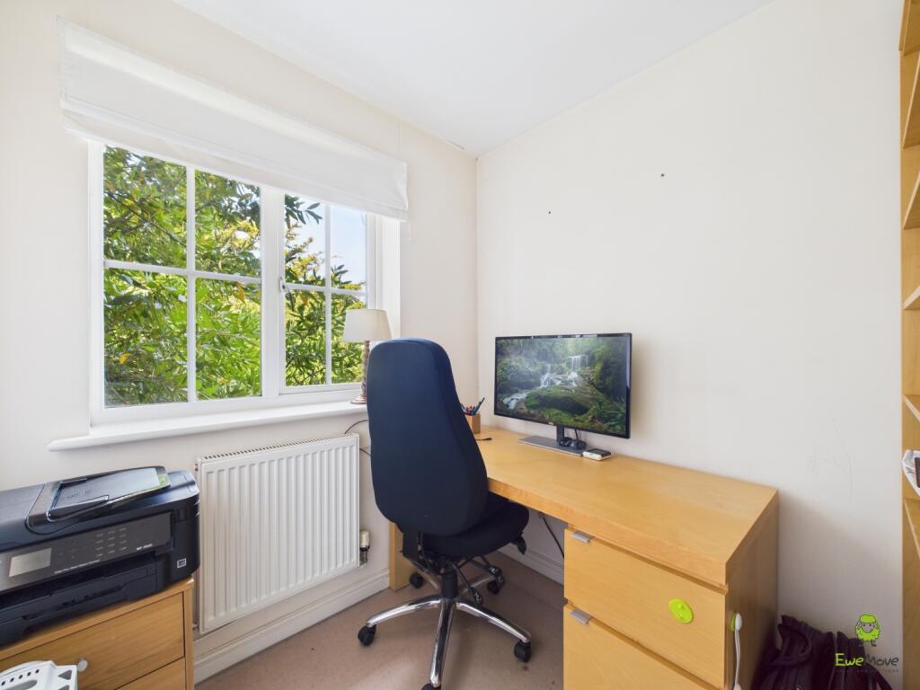 Presented by Alfie Spike of Ewemove Bexleyheath an