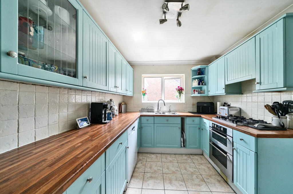 1300575-8-683dabd...