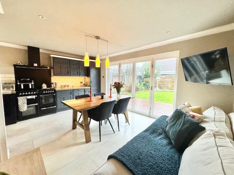 Living dining kitchen